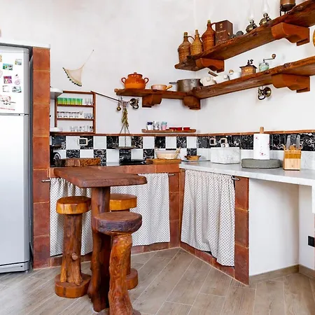 Holiday home La Casa Di Ugo Sotto Il Borgo Ameglia
