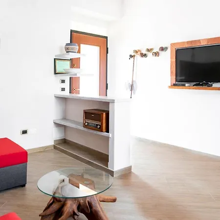 La Casa Di Ugo Sotto Il Borgo