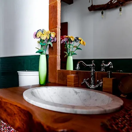 La Casa Di Ugo Sotto Il Borgo アメーリア