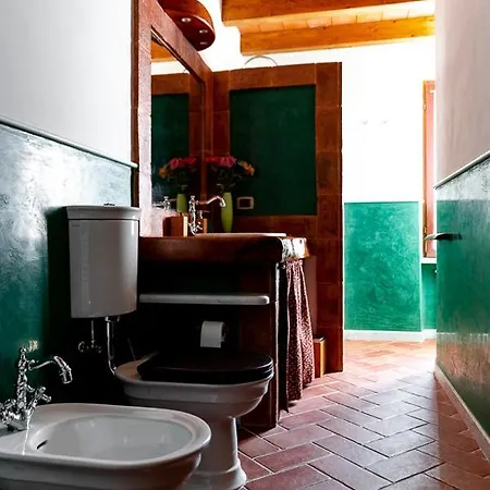 La Casa Di Ugo Sotto Il Borgo * アメーリア